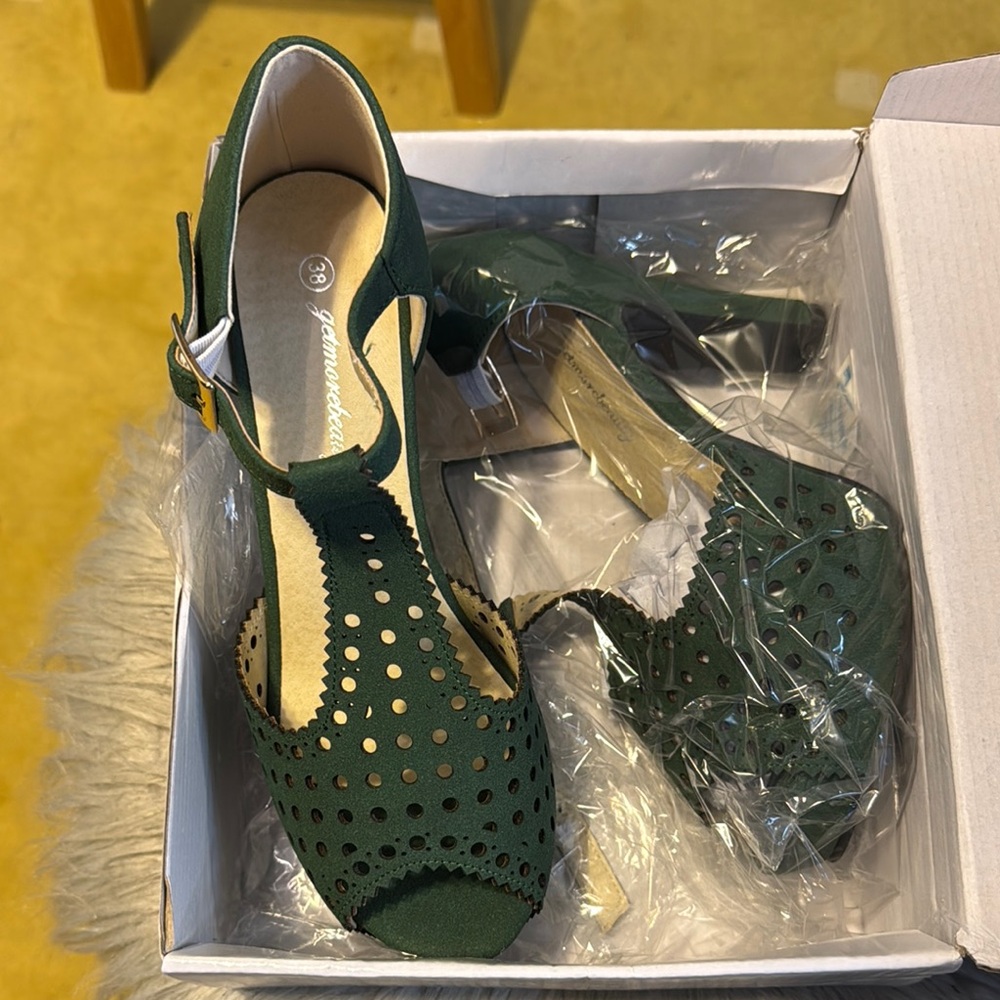 Elegant Green Cut-Out Heels